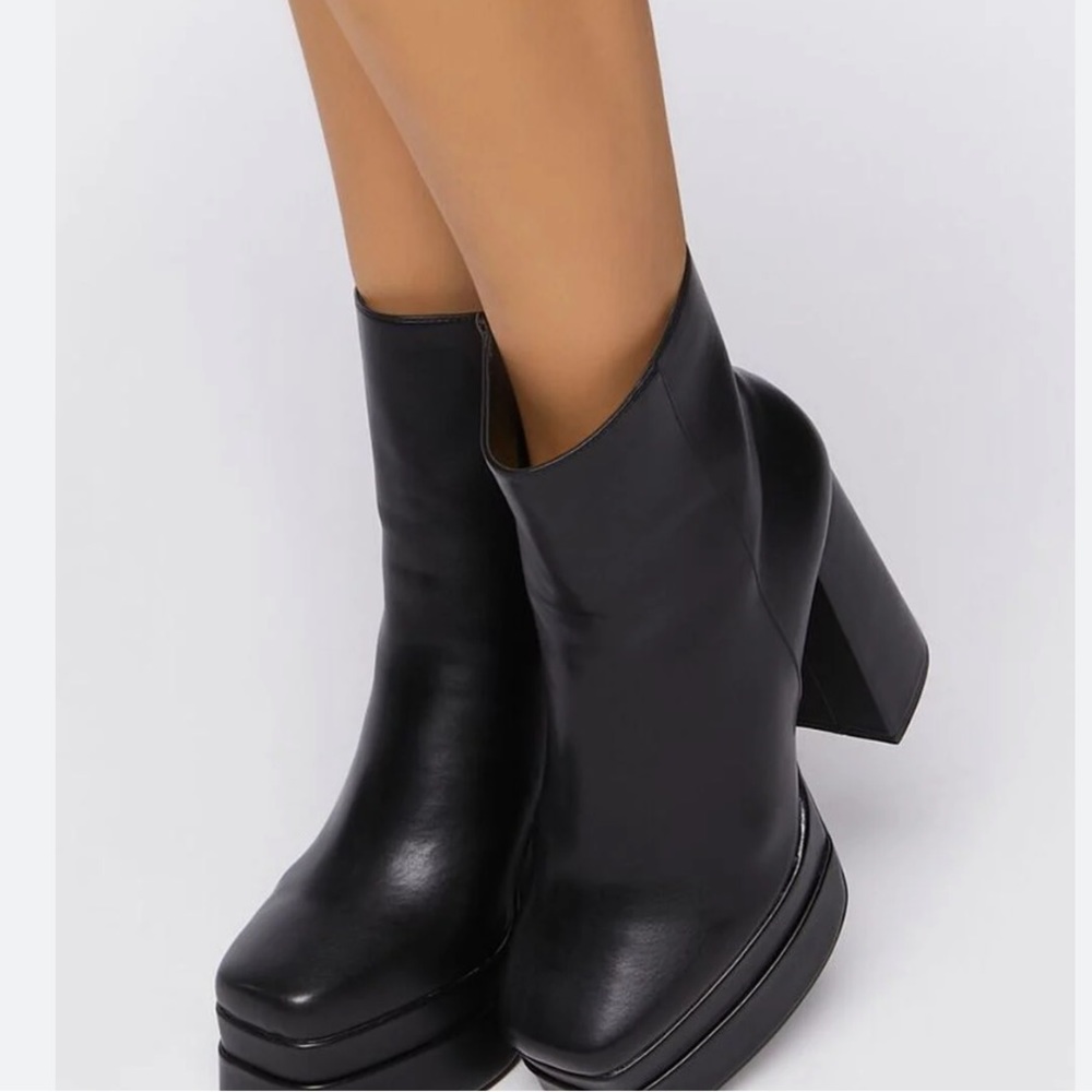 Forever 21 Black Chunky Platform Booties